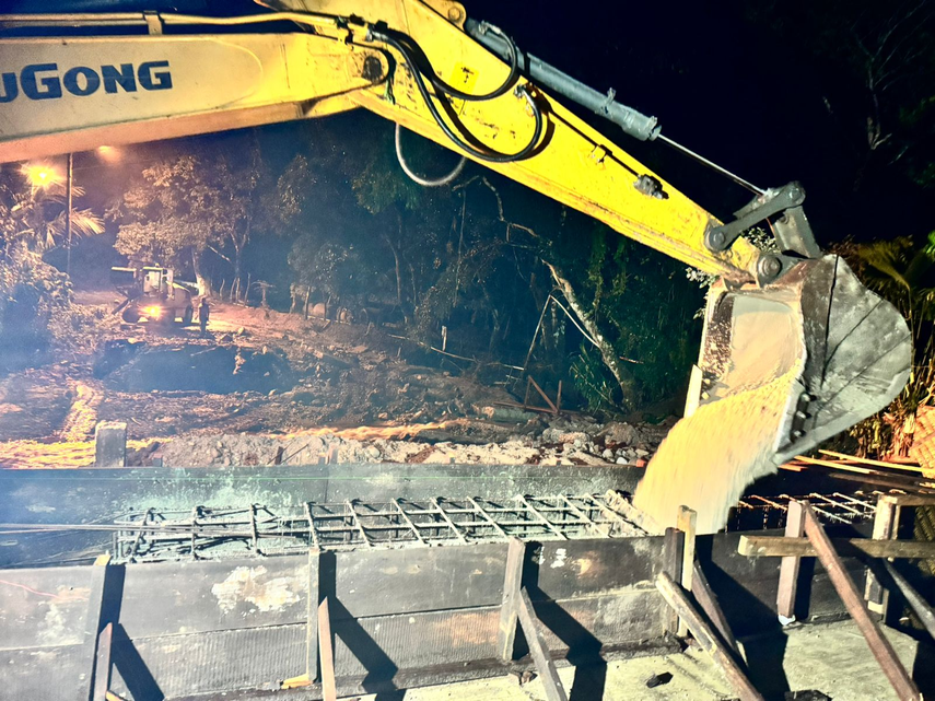 Trabajo del MOP del río Mata Ahogado.