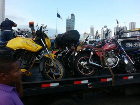 Prohibir acceso de motos de menor cilindraje por corredores viola la Constitución
