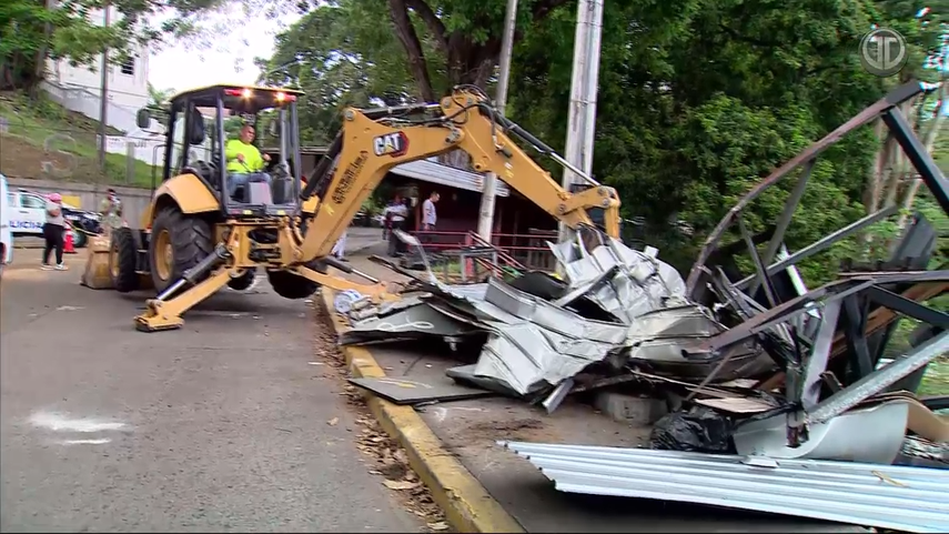 El MOP desaloja vendedores de alimentos en los alrededores del ION.