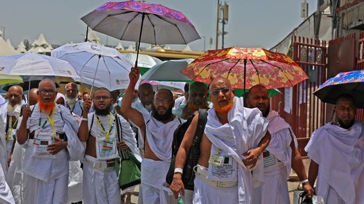 Los peregrinos orarán y recitarán el Corán durante varias horas en el monte.