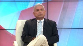 Diputado González niega que buses piratas sean de su propiedad