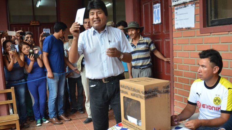 La oposición boliviana celebra triunfo y Gobierno habla de empate técnico