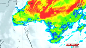 Huracán Milton se debilita mientras avanza