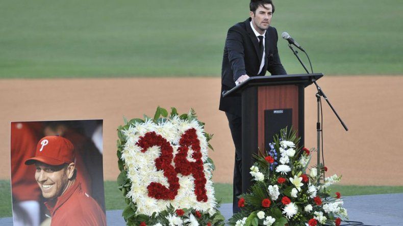 Familiares, amigos y compañeros dan ultimo adiós a Halladay