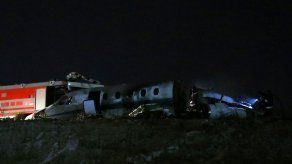 Aeropuerto de Estambul cerrado tras estrellarse un avión privado