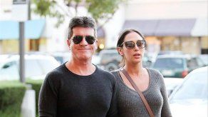 Simon Cowell y Lauren Silverman no pueden salir de Nueva York