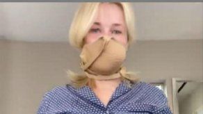 Chelsea Handler fabrica su propia mascarilla protectora con un sujetador