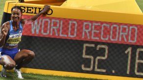 Dalilah Muhammad bate récord mundial de 400 vallas