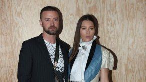 Justin Timberlake se disculpa con su esposa tras ser fotografiado de la mano con otra mujer