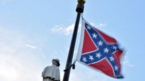 Gobernadora pide que se retire la bandera confederada del Congreso