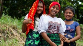 Juventud indígena del pueblo Guna, en Púcuro, provincia de Darién.