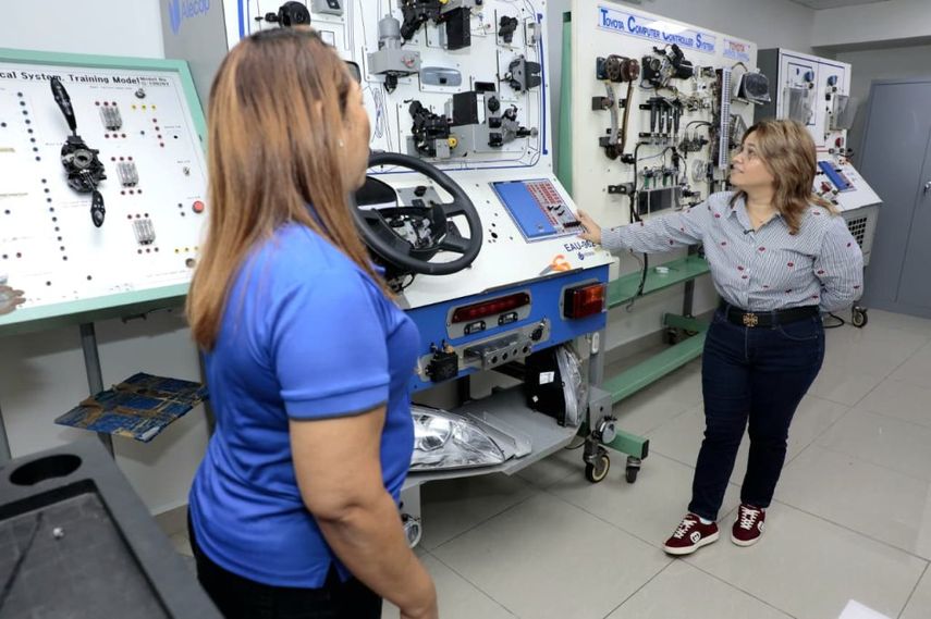 La directora general del INADEH, Yajaira Pitti, realiza recorrido por la nueva sede ubicada en Los Andes Mall. La directora general del INADEH, Yajaira Pitti, realiza recorrido por la nueva sede ubicada en Los Andes Mall. 