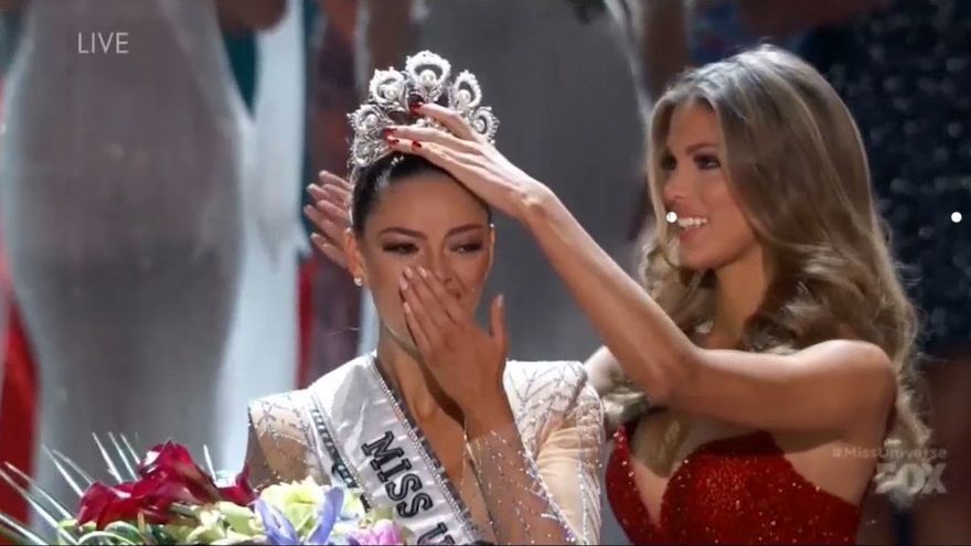 La sudafricana Nel-Peters da la quinta corona de Miss Universo a África