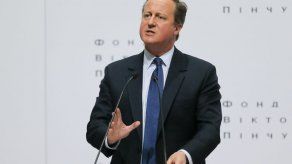 Cameron dice que Johnson no creía en el Brexit