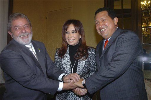 Fernández, Lula y Chávez tras aerolínea y tren regional