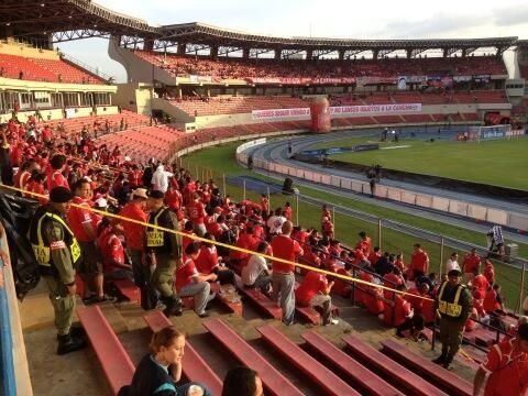 Fanaticada panameña empieza a llegar al Rommel Fernández para partido