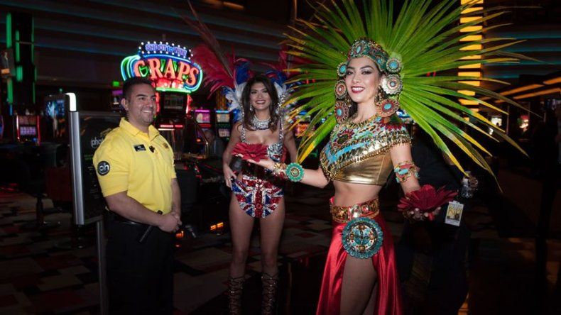 Grabación especial en traje de fantasía del Miss Universo