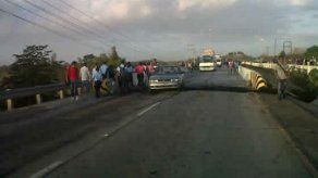 Indígenas reabren vía en Pacora