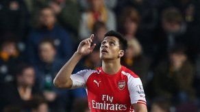 El Arsenal gana con doblete de Alexis Sánchez