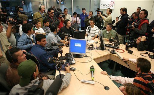 Ex rehenes narran vivencias y animan cautivos que quedan