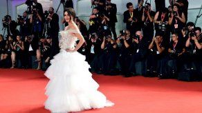 Penélope Cruz reina en la alfombra roja más latina de la Mostra de Venecia