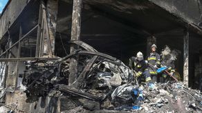 El gobernador de Vinnytsia Serhiy dijo que solamente 10 personas estaban de las casi dos decenas de personas muertas habían sido identificadas hasta ahora.