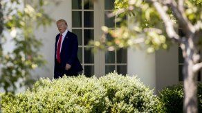 Trump firma decreto para impulsar compras de “Hecho en EEUU”