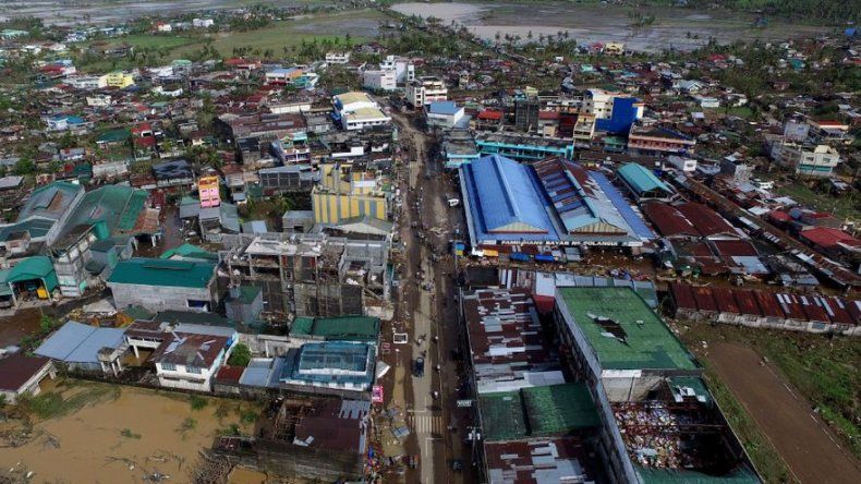 El tifón Nock-Ten causa al menos cuatro muertos en Filipinas
