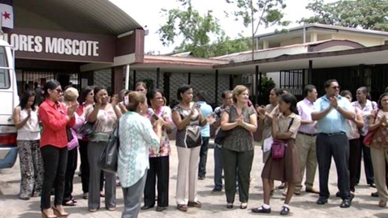 Docentes del Moscote siguen en paro indefinido por reintegro de directora