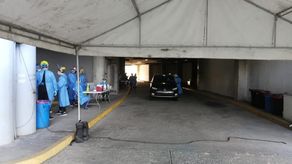 Centro de hisopado instalado en el Rod Carew.