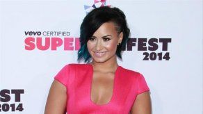 Demi Lovato se ríe de una tatuadora que le llama borracha