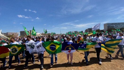 Manifestantes proarmas marchan por la libertad en Brasilia