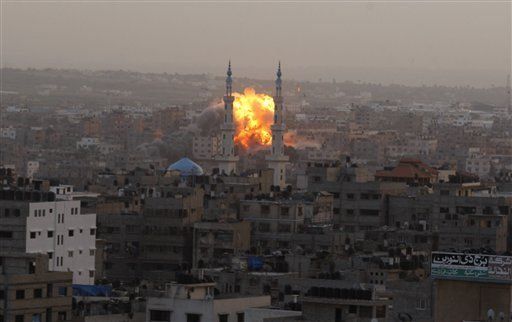 Israel lanza 300 bombardeos en Gaza