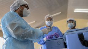 La SIP instó a los Gobiernos del hemisferio a incluir a los periodistas y trabajadores de la prensa entre los sectores esenciales que deben ser cubiertos en las campañas de vacunación.