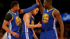 Curry y los Warriors igualan marca histórica