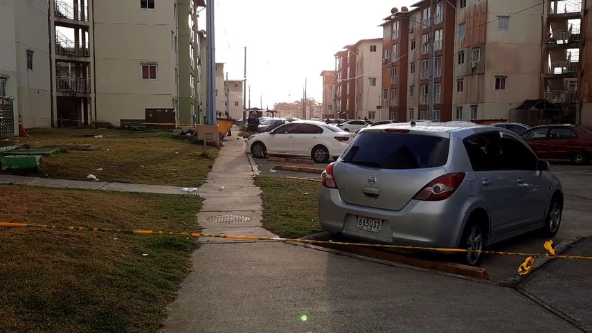 El área del homicidio en las torres de apartamentos en Altos de Los Lagos&nbsp; fue acordonada por la Policía.