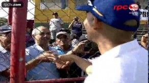 Mariano Rivera en el Justino Salinas con los niños del Pitch, Hit and Run