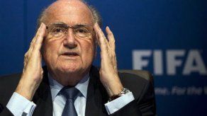 Blatter quiere sanciones más fuertes para combatir el racismo