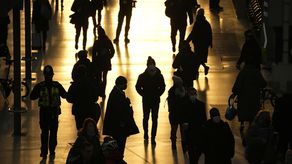 Las otras naciones del Reino Unido han establecido normas más estrictas durante los últimos meses después del levantamiento de la mayoría de las restricciones de confinamiento.