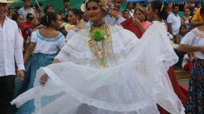 4to desfile típico y de carretas de Santiago Apóstol