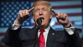 Asesores de Trump quieren a primer ministro israelí en la toma de posesión