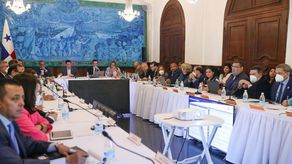 Mesa técnica de medicamentos.