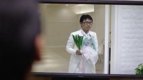 El hombre japonés que se casó con un holograma