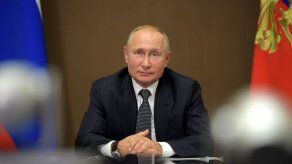 AP-LORI HINNANT y FOSTER KLUG