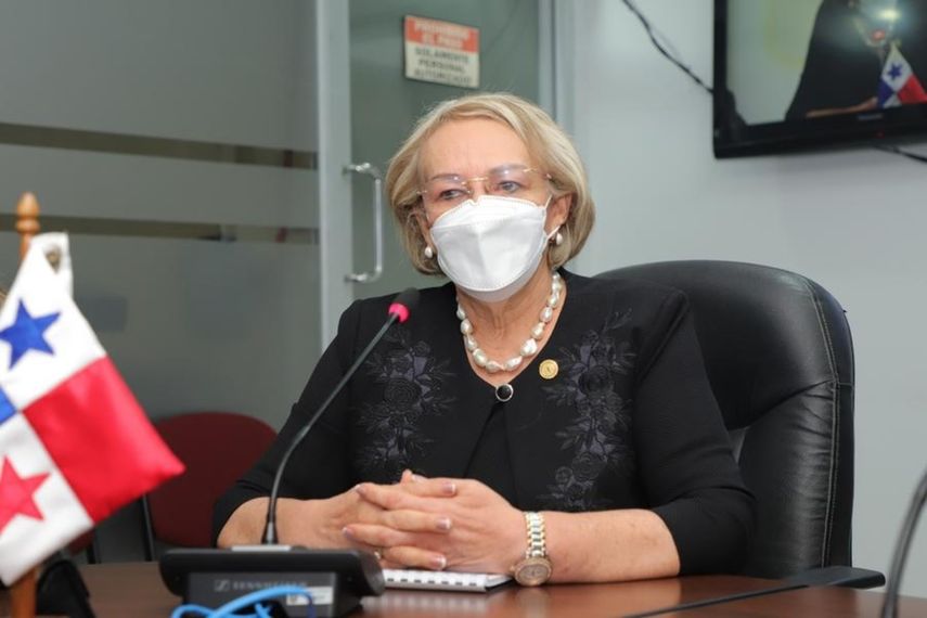 La rectora de la Unachi