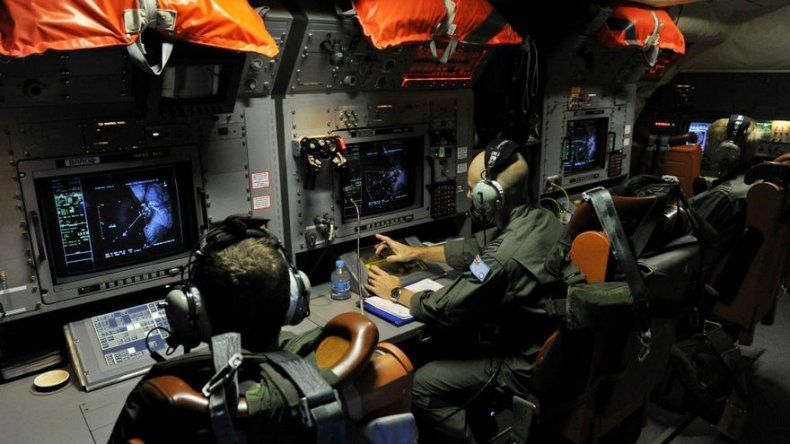Nuevos rastros centran las búsqueda del avión desaparecido en océano Índico
