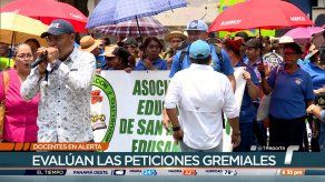 Gremios magisteriales exigen mejores condiciones y pago de salarios pendientes