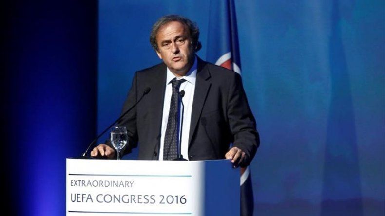 Platini dice que tiene la conciencia tranquila y que seguirá luchando