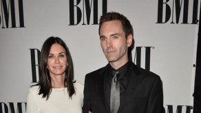 Courteney Cox se resiste a mudarse a Irlanda con Johnny McDaid