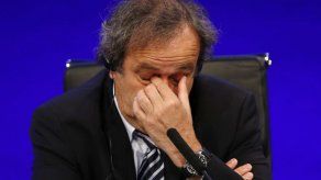 FIFA aprueba 5 candidaturas a la presidencia y examinará la de Platini